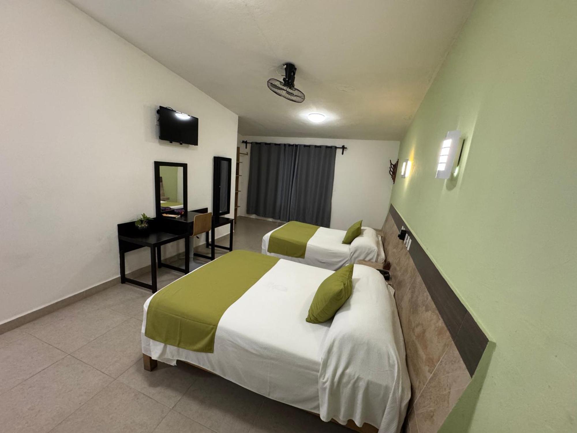 Hotel D Marco Exxpres パレンケ エクステリア 写真